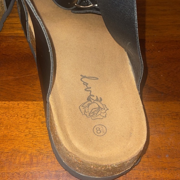 Generation Love Ladies Strappy Flat Sandals. Size 8.5. - Picture 7 of 8